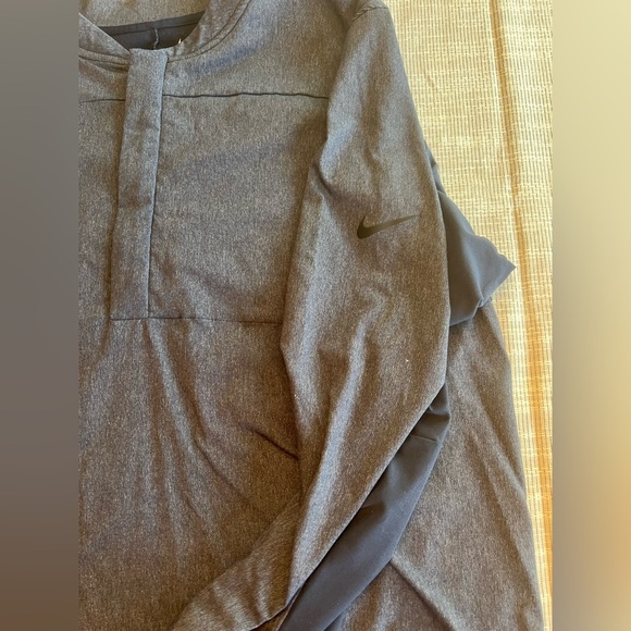 Nike Shield Men’s Half-Zip Golf Pullover Jacket Gray/Dark Navy/Black Size XL - Picture 3 of 13